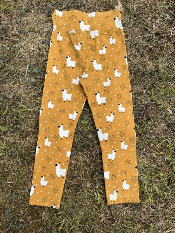 Ladybug leggings: Alpacas 3-4 years
