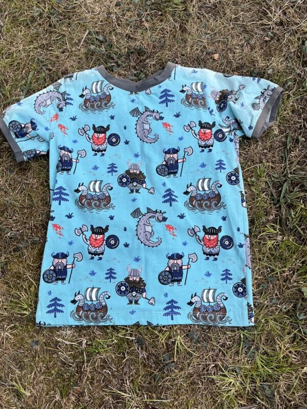 Stardust shirt: Vikings 9-10 years