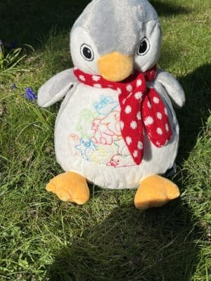 Pecky- Pile of Penguins